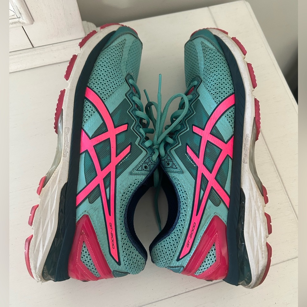 ASICS GT-2000 Women's Turquoise and Pink Running Cross Trng Shoes Size 11.5